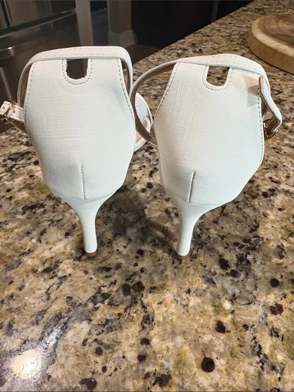 N/A chic white